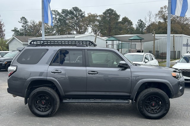 2016 Toyota 4Runner SR5 photo 2