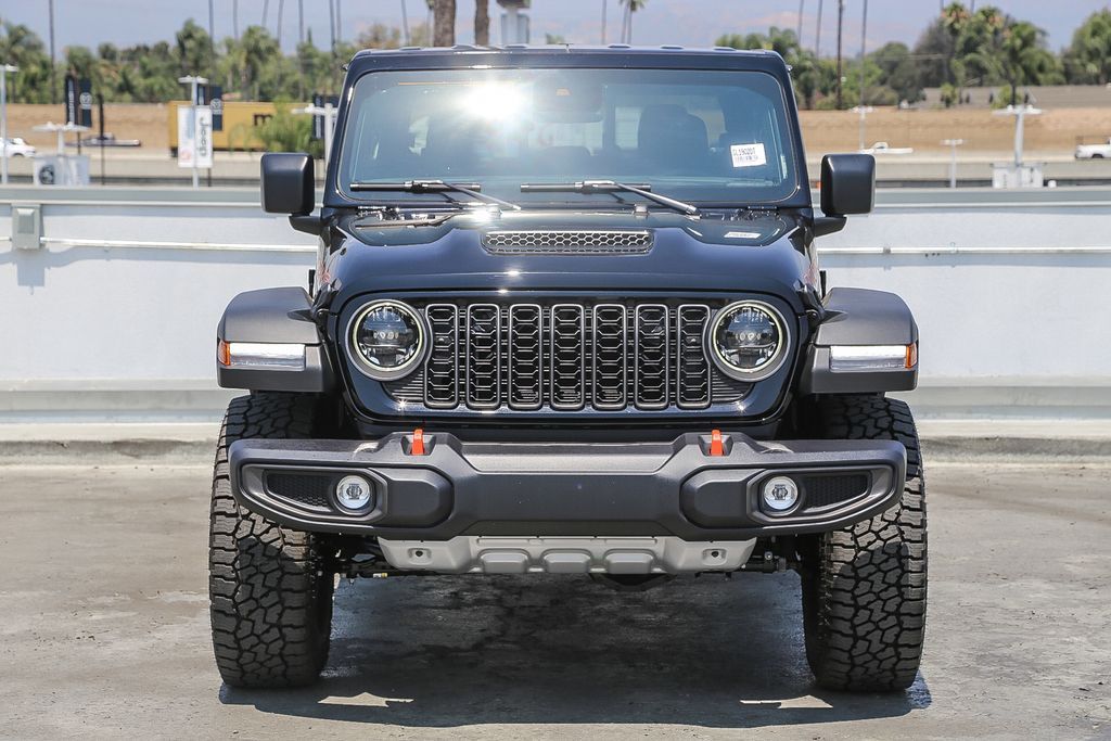 2025 Jeep Gladiator Mojave photo 3