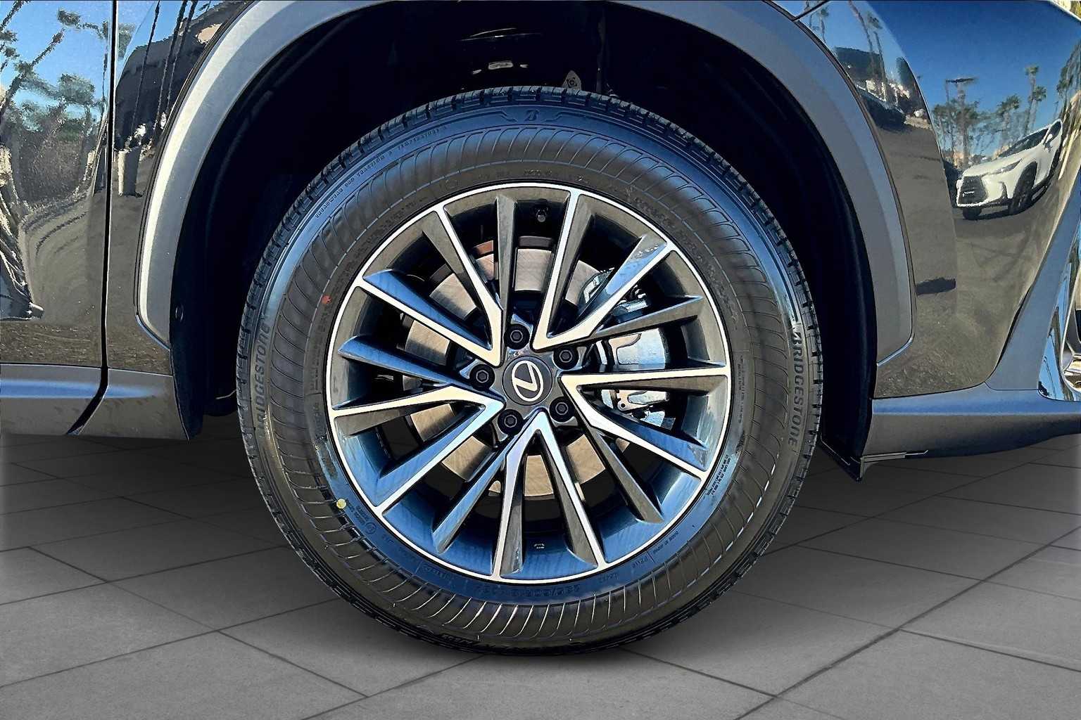 2026 Lexus NX 350 photo 8