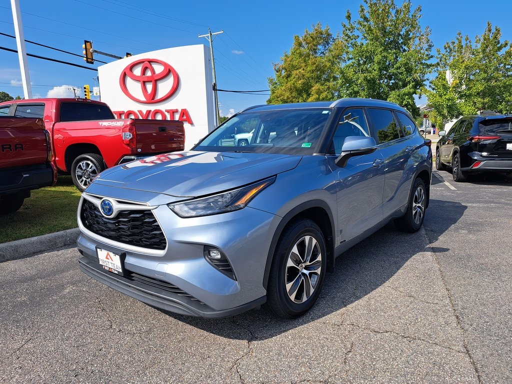 2023 Toyota Highlander Hybrid XLE photo 2