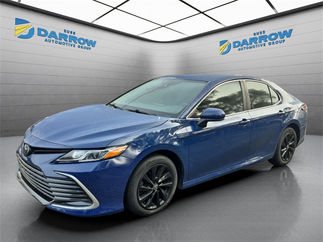 2023 Toyota Camry LE's photo