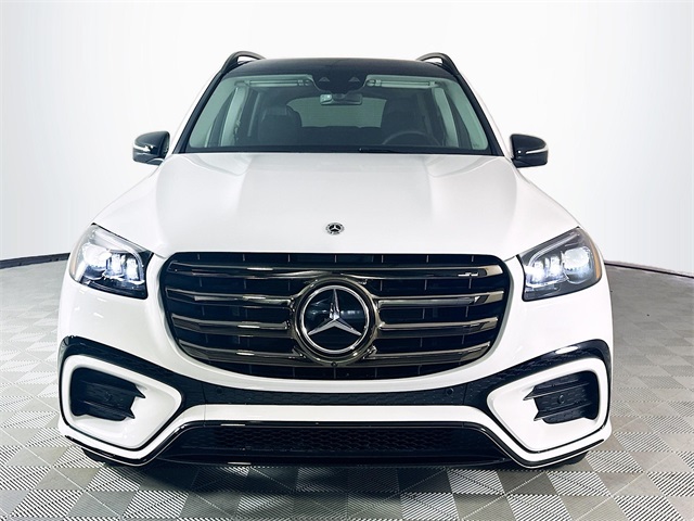 2026 Mercedes Benz GLS 450 4MATIC photo 2
