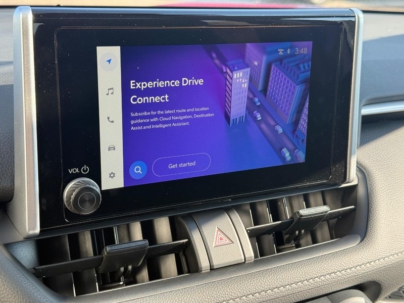 2025 Toyota RAV4 Hybrid XLE photo 18