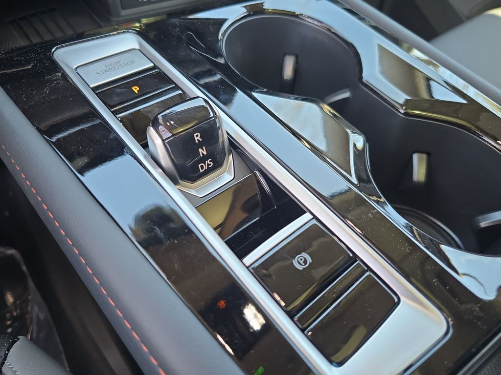 2025 Volkswagen Atlas Peak Edition SE photo 10