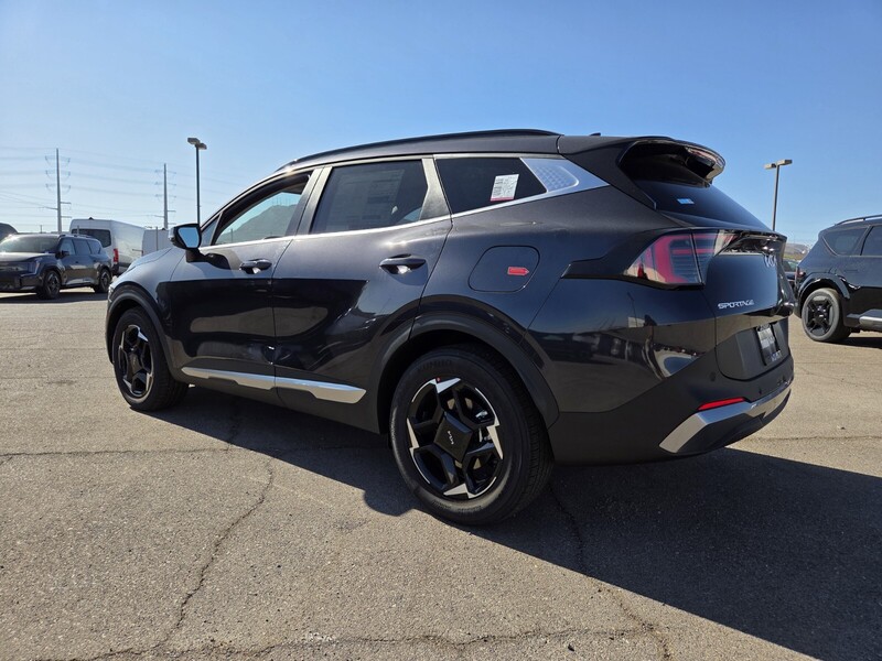 2026 Kia Sportage EX photo 3