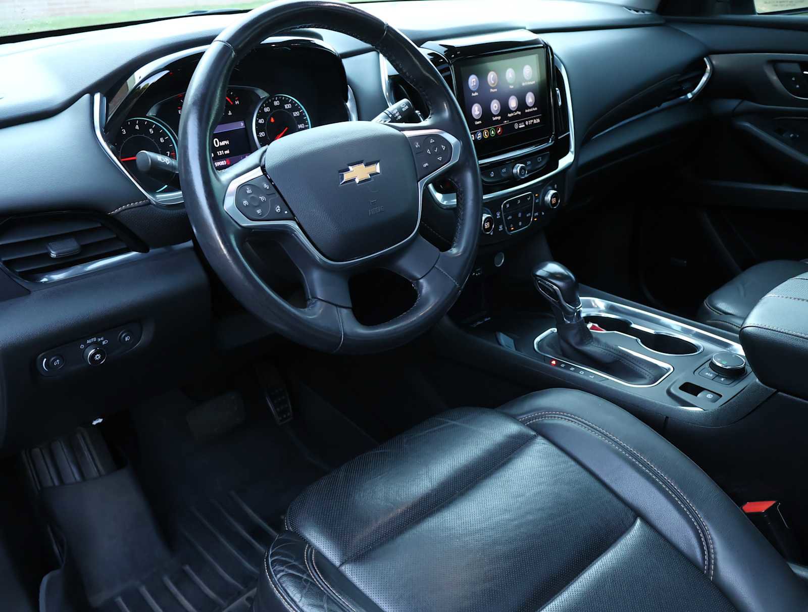 2021 Chevrolet Traverse Premier photo 2