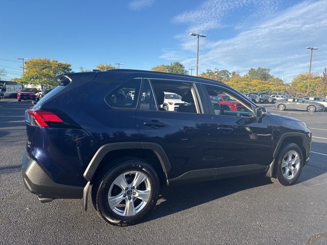 2019 Toyota RAV4 XLE photo 3