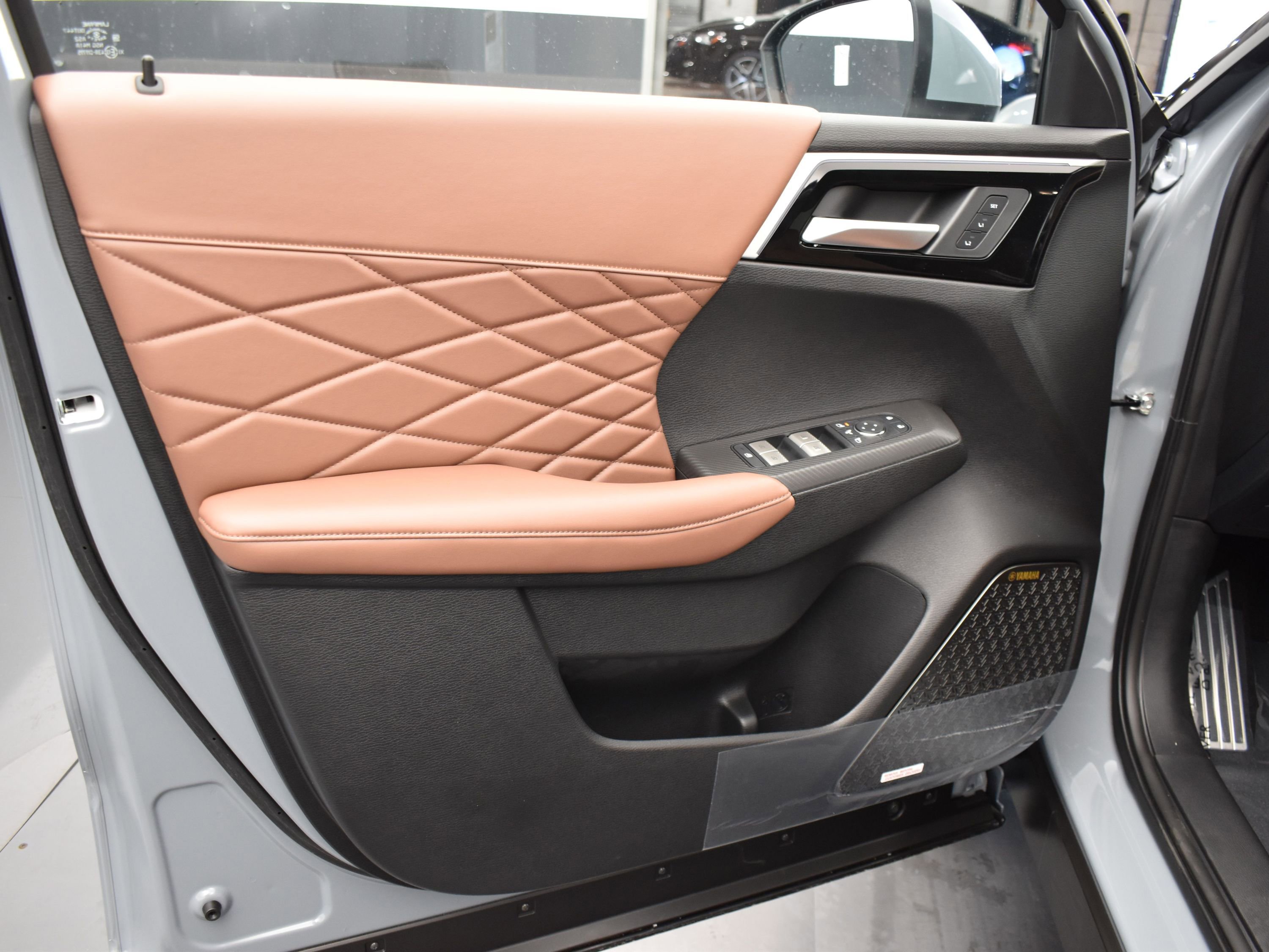2025 Mitsubishi Outlander SEL photo 9