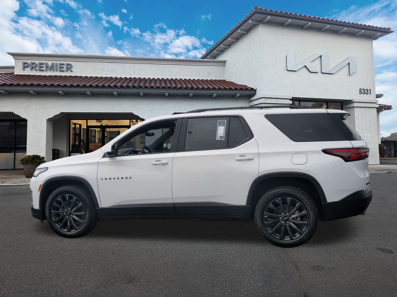 2023 Chevrolet Traverse RS photo 2