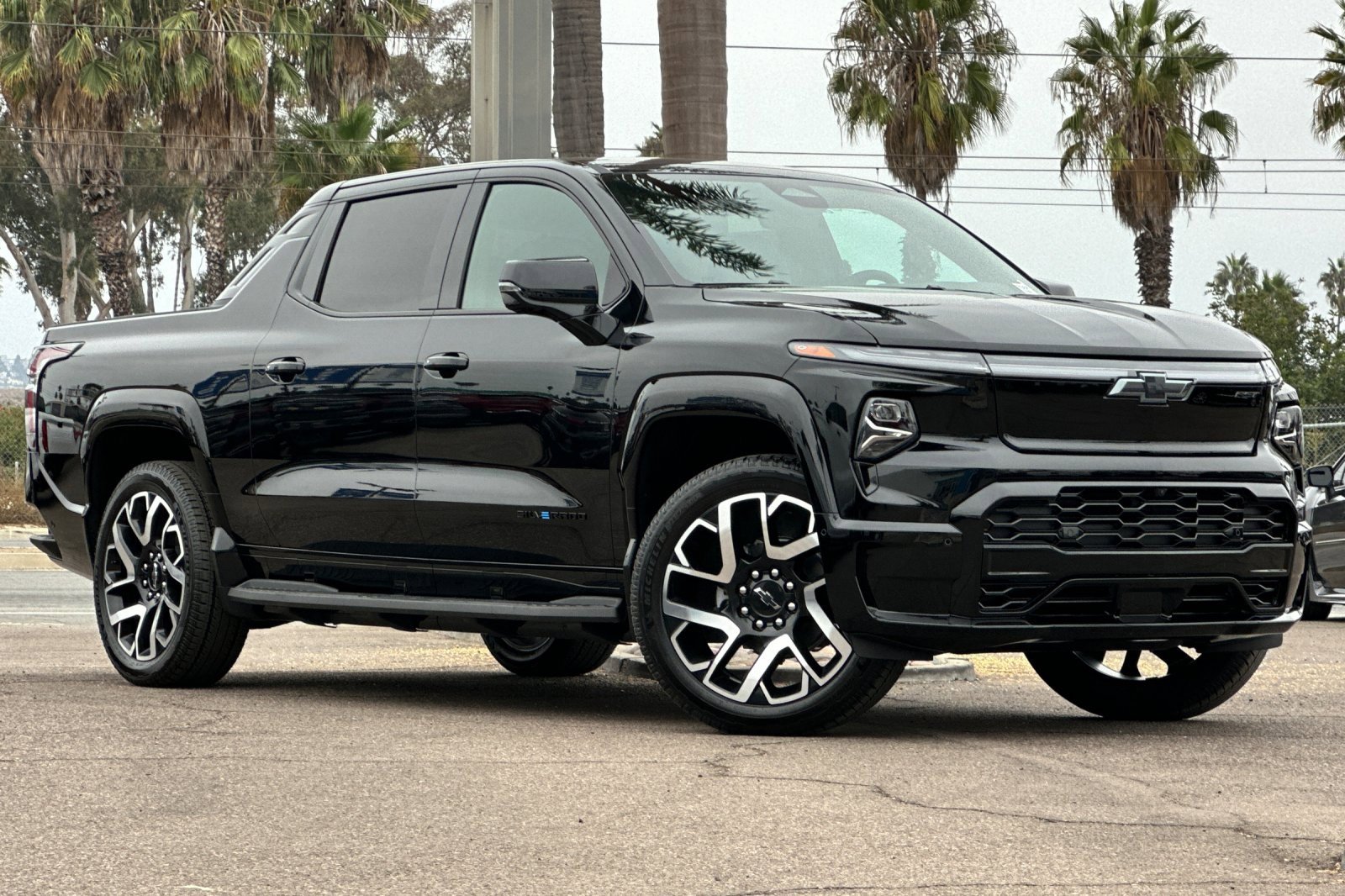 2024 Chevrolet Silverado EV RST photo 2