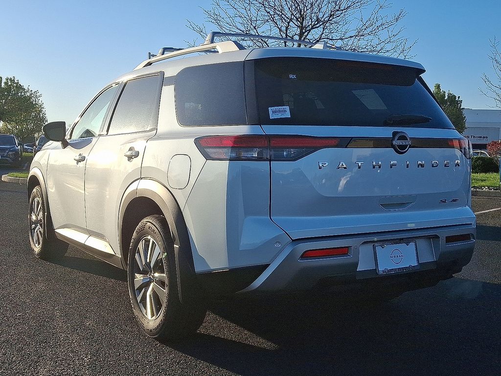 2025 Nissan Pathfinder SL photo 4