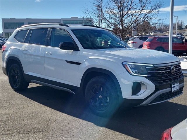 2025 Volkswagen Atlas Peak Edition SE photo 6