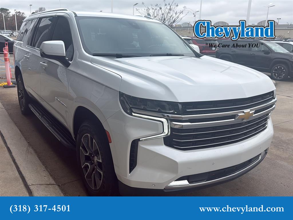 2022 Chevrolet Suburban LT's photo