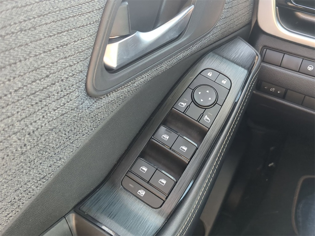 2021 Nissan Rogue SV photo 25