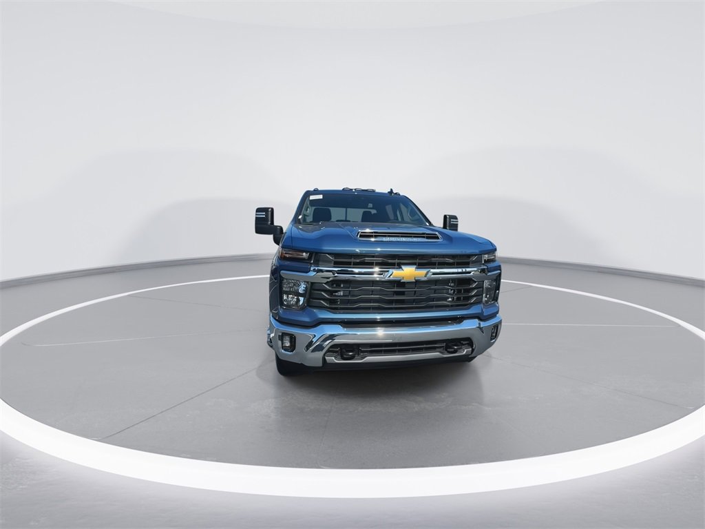 2026 Chevrolet Silverado 3500HD LT photo 3