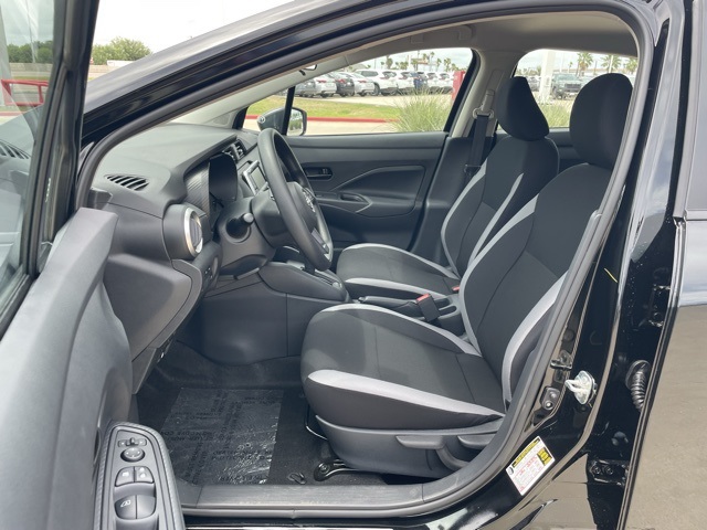 2025 Nissan Versa S photo 14