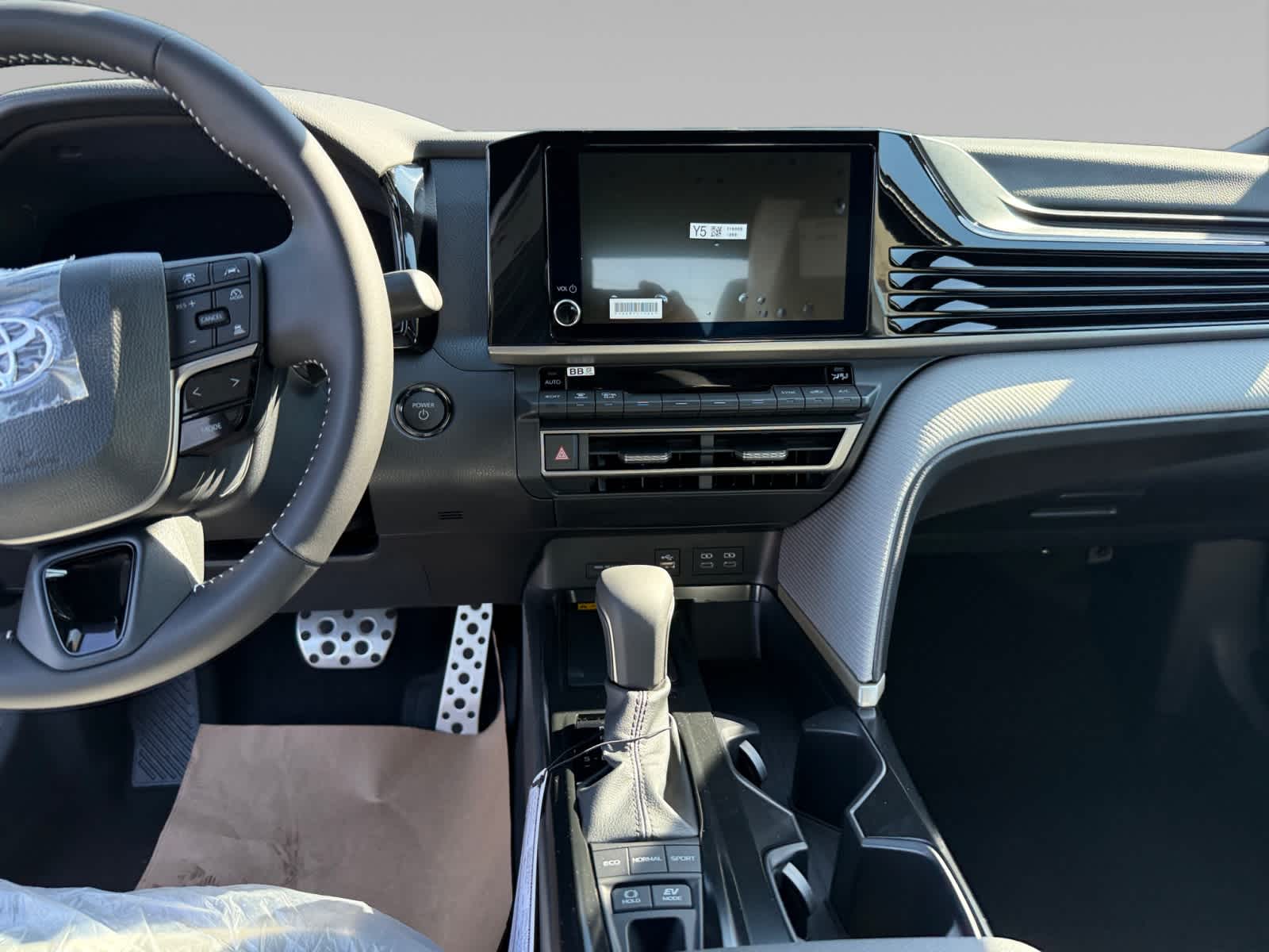 2026 Toyota Camry SE photo 10