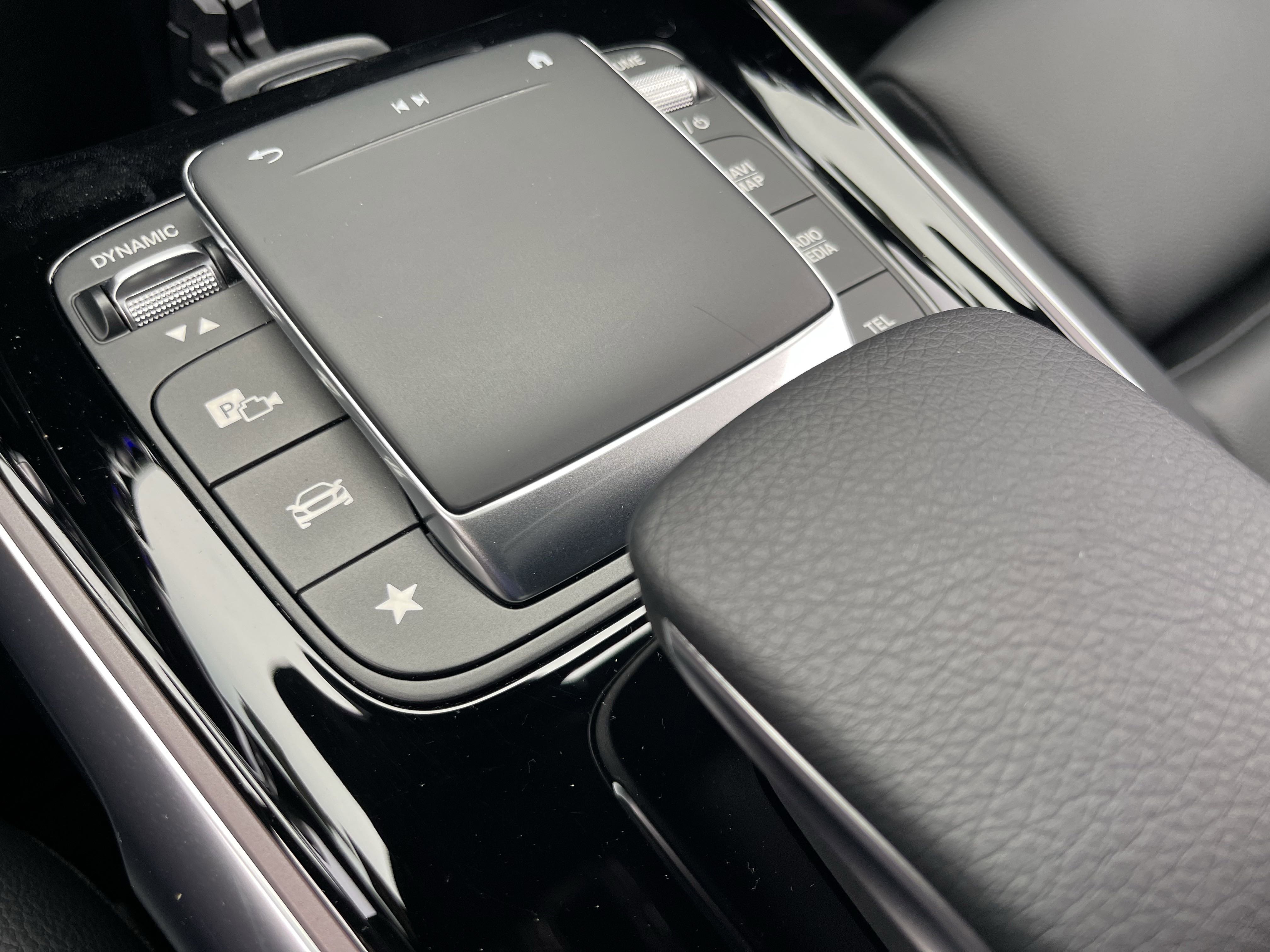 2023 Mercedes Benz EQB 300 4MATIC photo 9