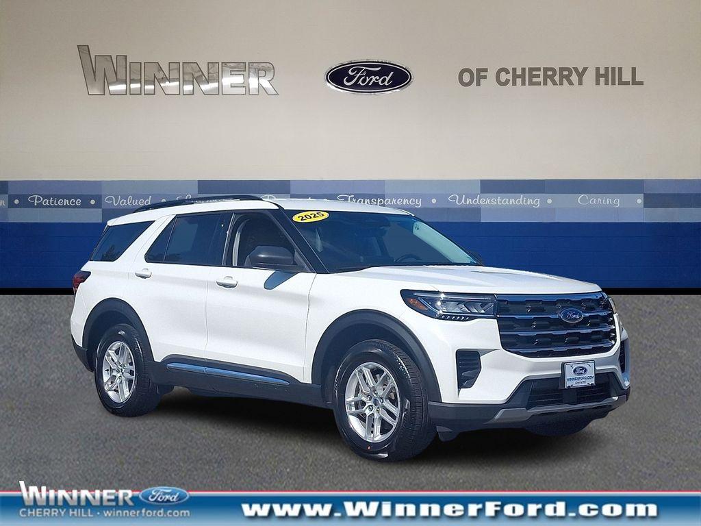2025 Ford Explorer Active's photo