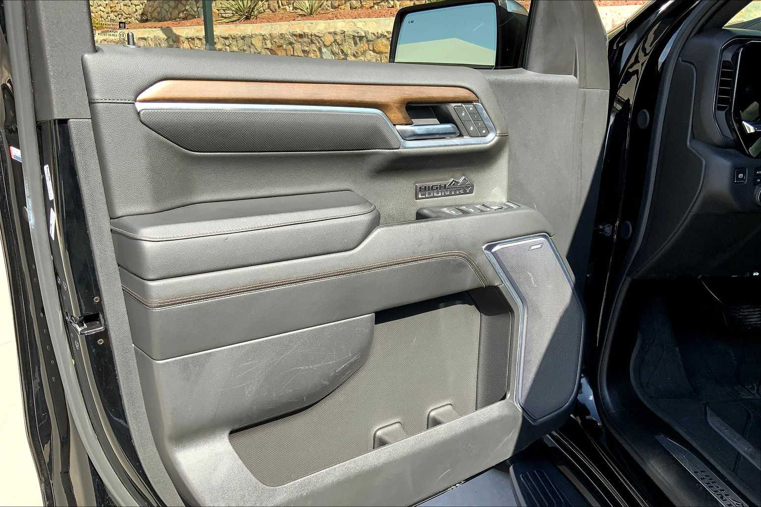 2024 Chevrolet Silverado 1500 High Country photo 36