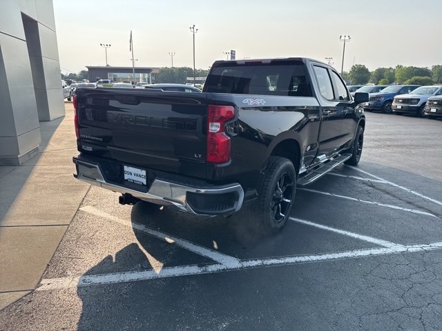 2024 Chevrolet Silverado 1500 LT photo 3