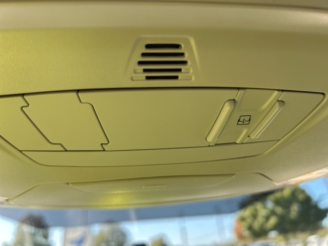 2017 Ford Focus SEL photo 22