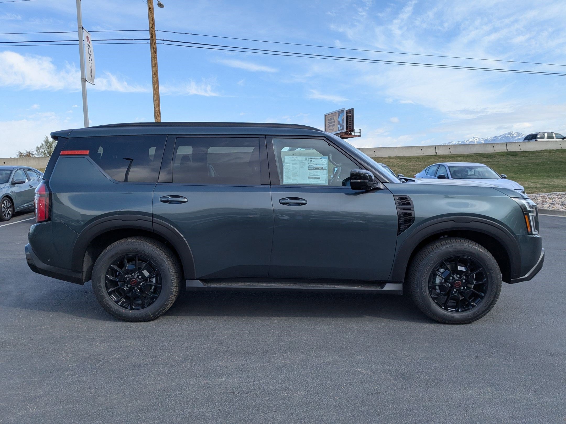 2025 Nissan Armada photo 2