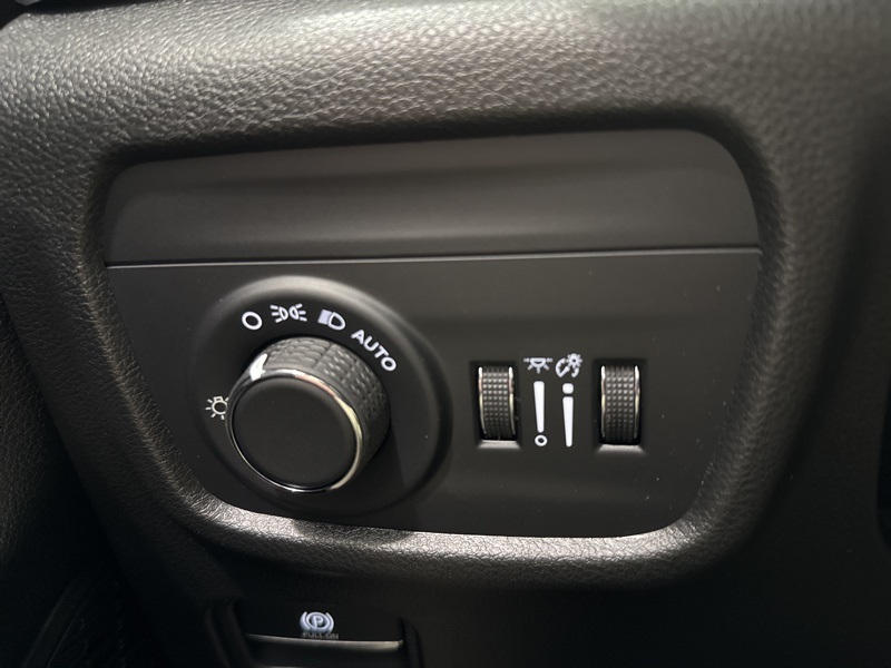 2025 Jeep Grand Cherokee Altitude photo 23