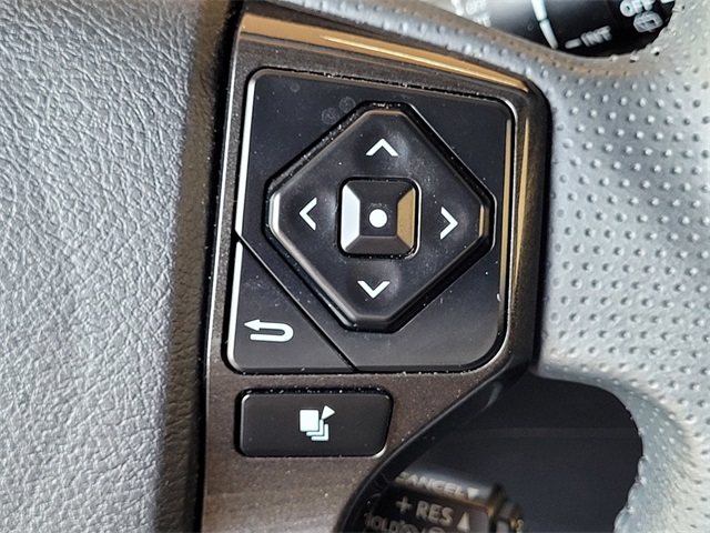 2023 Toyota 4Runner TRD Off-Road photo 28