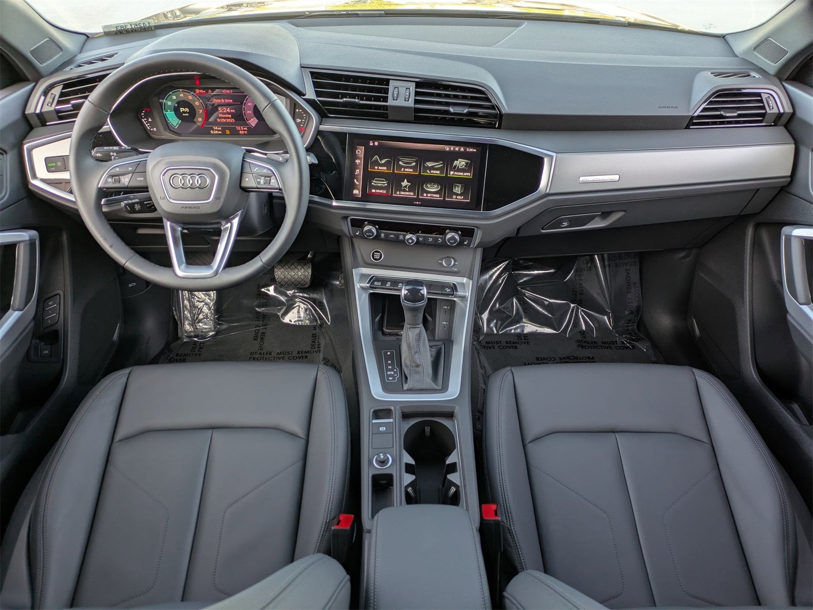 2025 Audi Q3 S line Premium photo 4