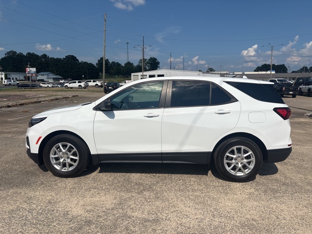 2022 Chevrolet Equinox LS photo 4
