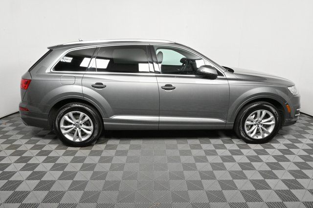2017 Audi Q7 3.0T Premium Plus photo 2