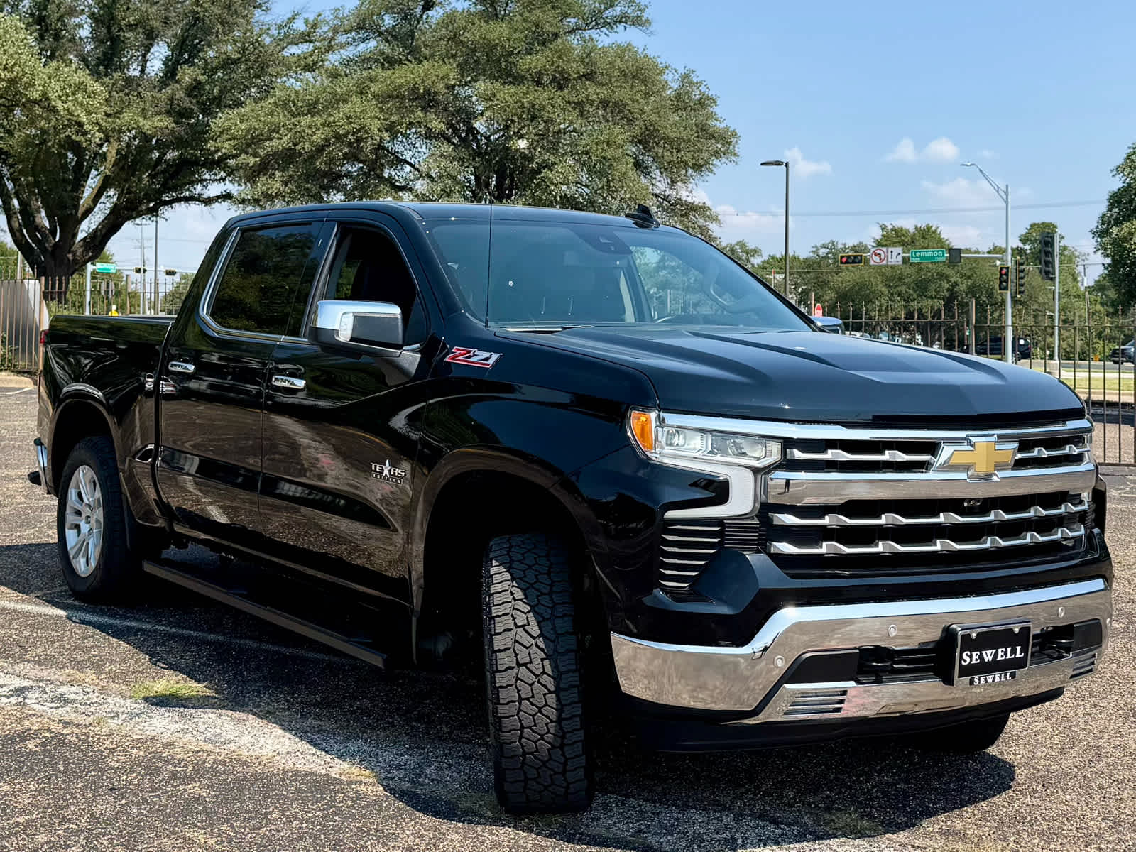 2022 Chevrolet Silverado 1500 LTZ photo 7