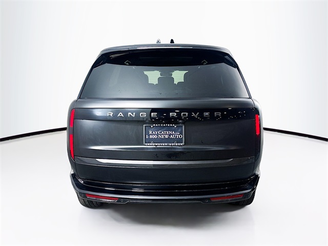 2025 Land Rover Range Rover SE photo 3