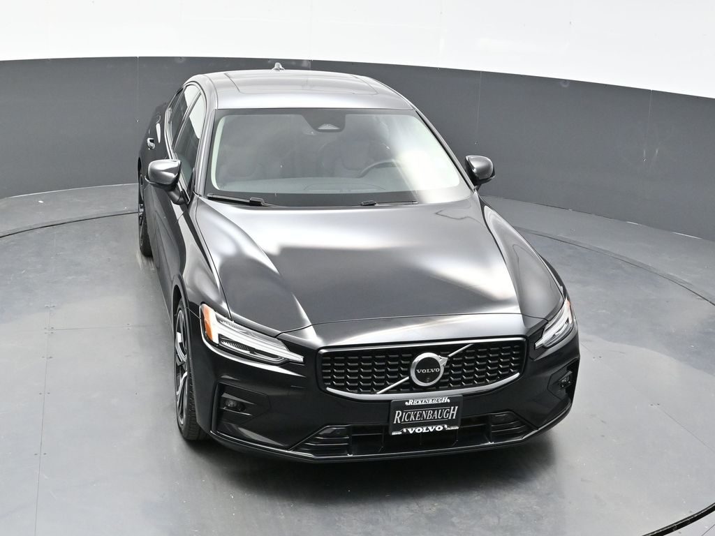 2024 Volvo S60 B5 Plus photo 23