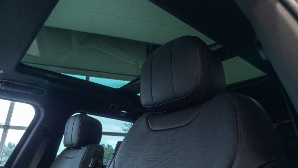 2025 Land Rover Range Rover Sport SE photo 18