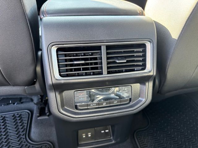 2025 Volkswagen Atlas Peak Edition SE photo 16