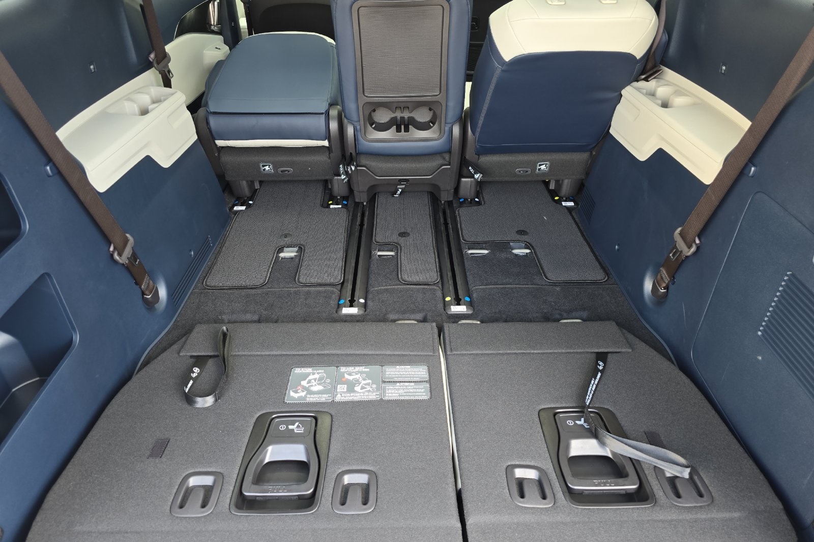2026 Kia Carnival SX Prestige photo 11