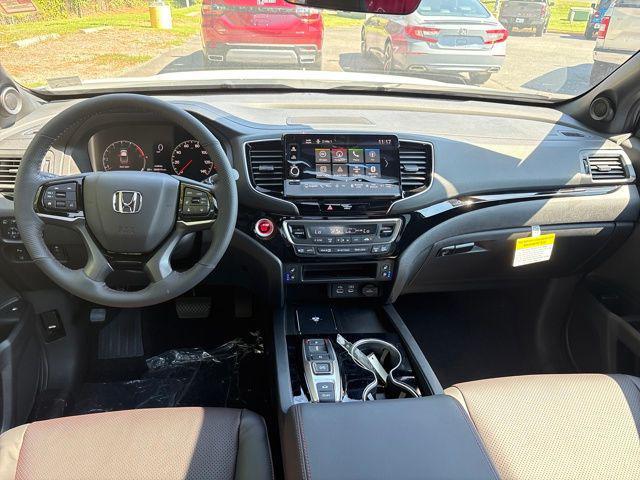 2025 Honda Ridgeline Black Edition photo 17