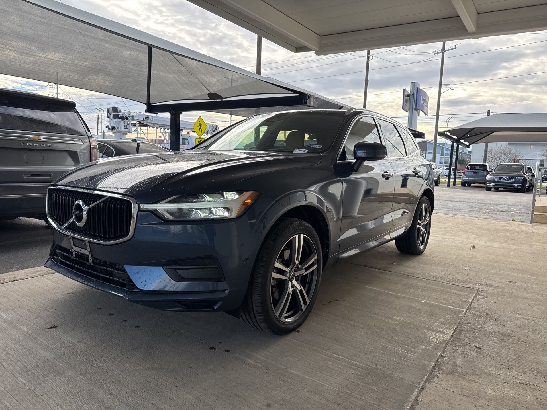 2018 Volvo XC60 Momentum's photo