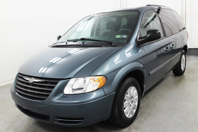 2007 Chrysler Town & Country LX photo 5