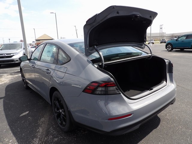 2025 Honda Accord SE photo 9