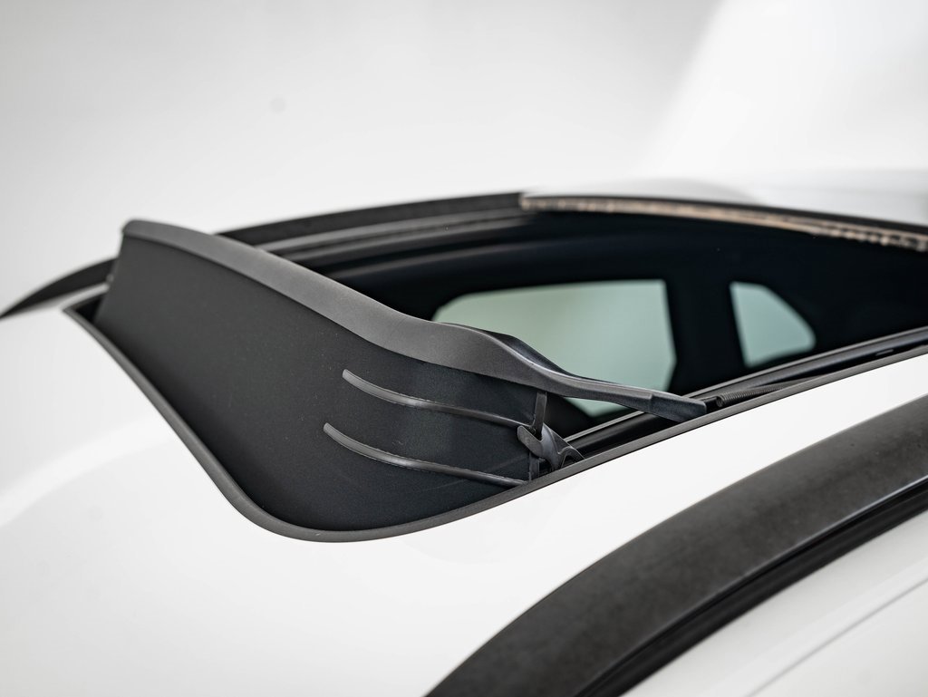 2024 Porsche Macan T photo 15