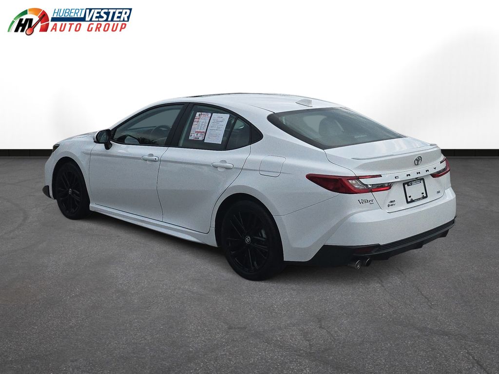 2025 Toyota Camry SE photo 8
