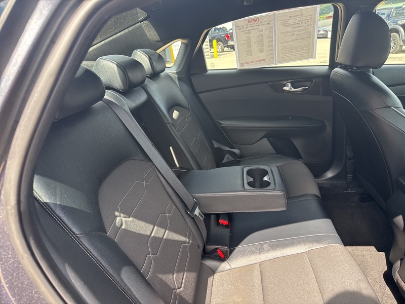 2023 Kia Forte GT-Line photo 11