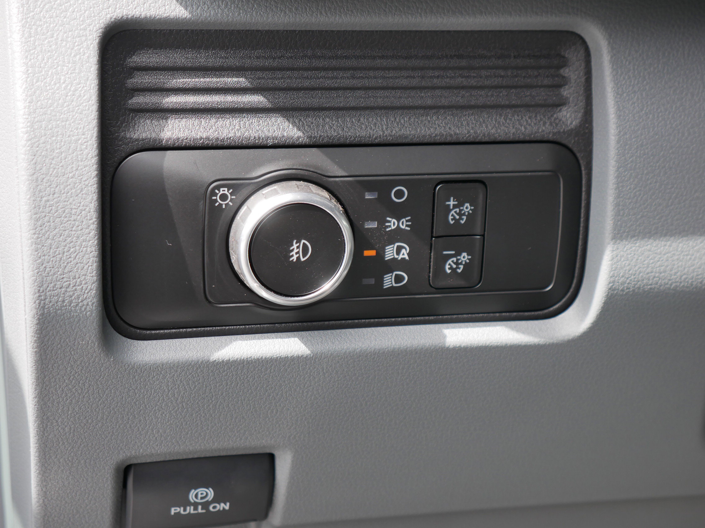 2025 Ford F-550 XL photo 4