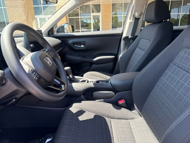 2026 Honda HR-V LX photo 9