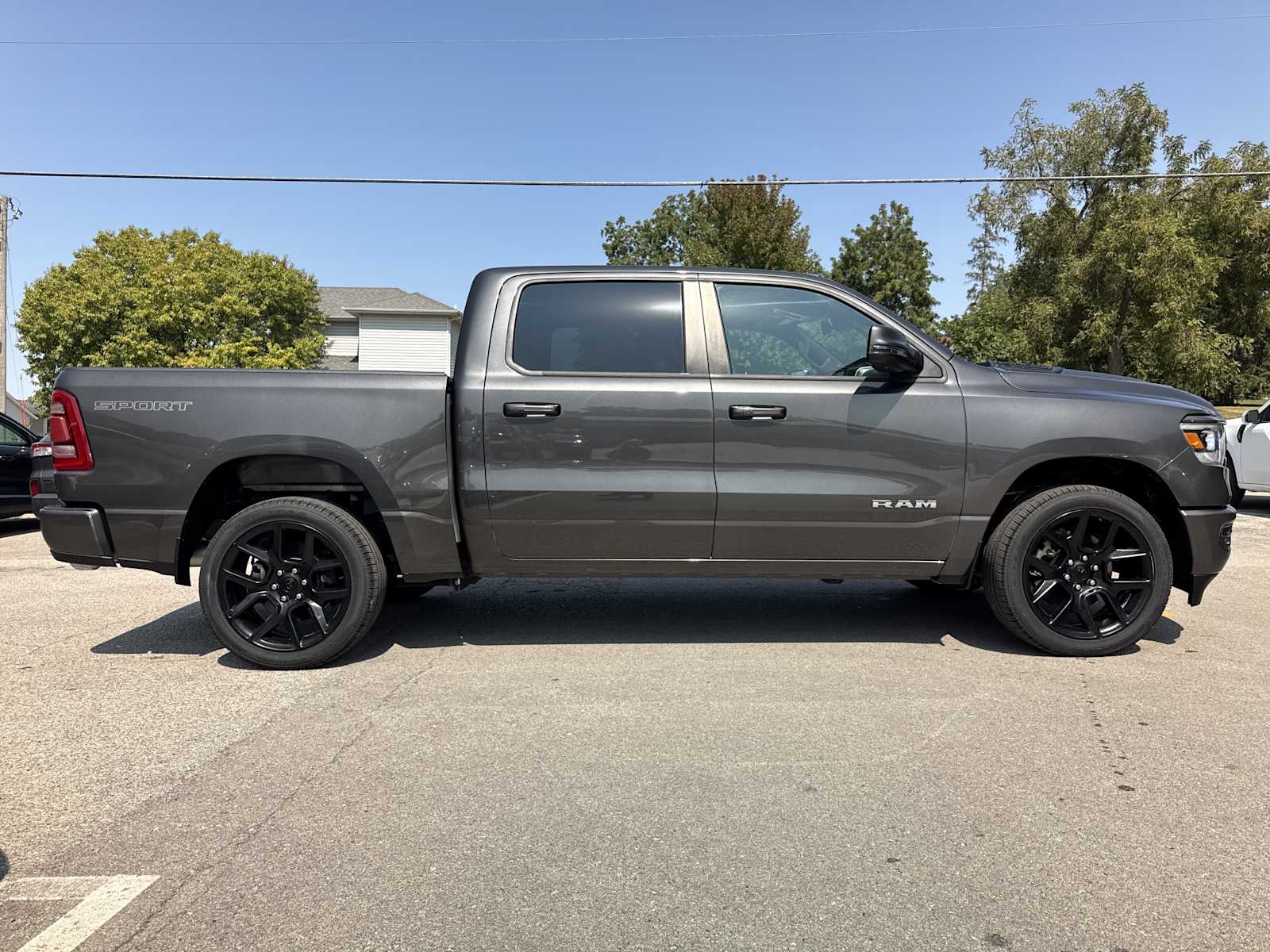 2023 Ram 1500 Laramie photo 4