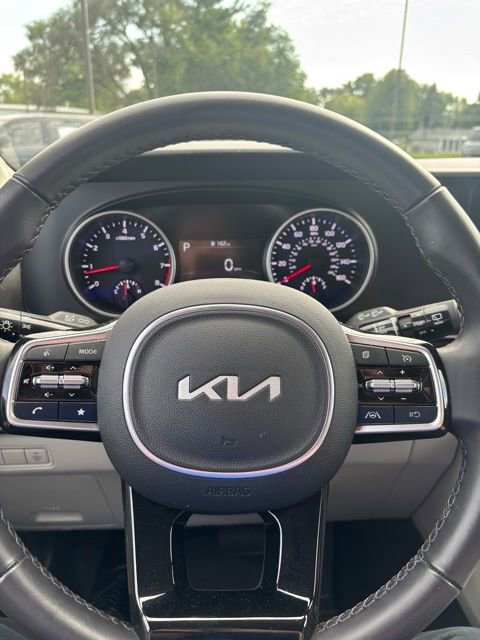 2023 Kia Carnival LX photo 12