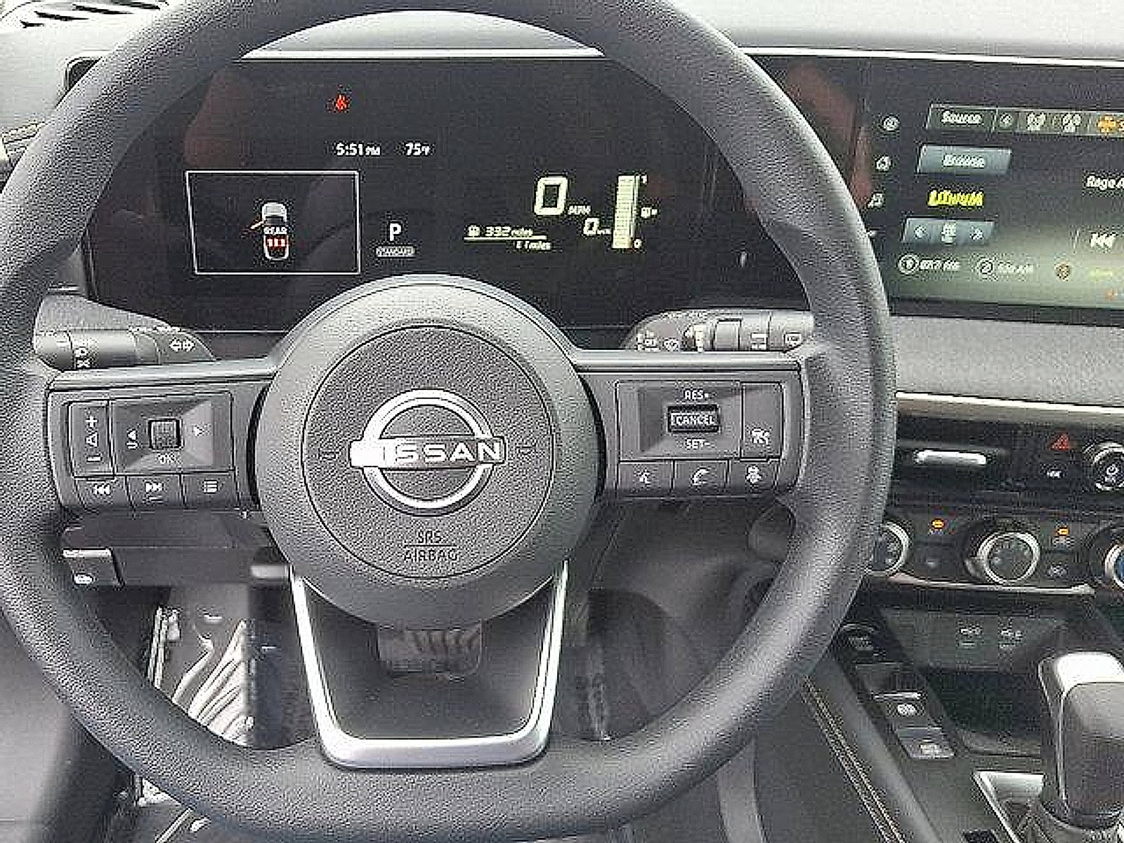 2025 Nissan Kicks SV photo 3